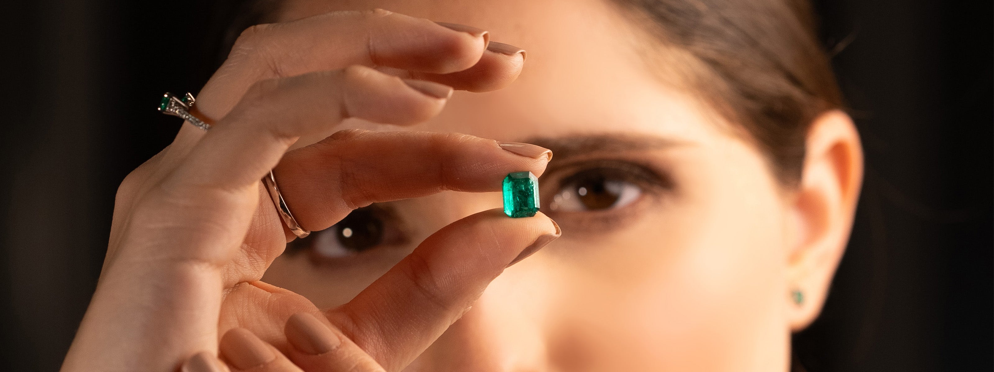 ct Colombian emerald from Muzo — rare vivid green gemstone of exceptional beauty, presented by SMERALCO with certified origin and Italian luxury.