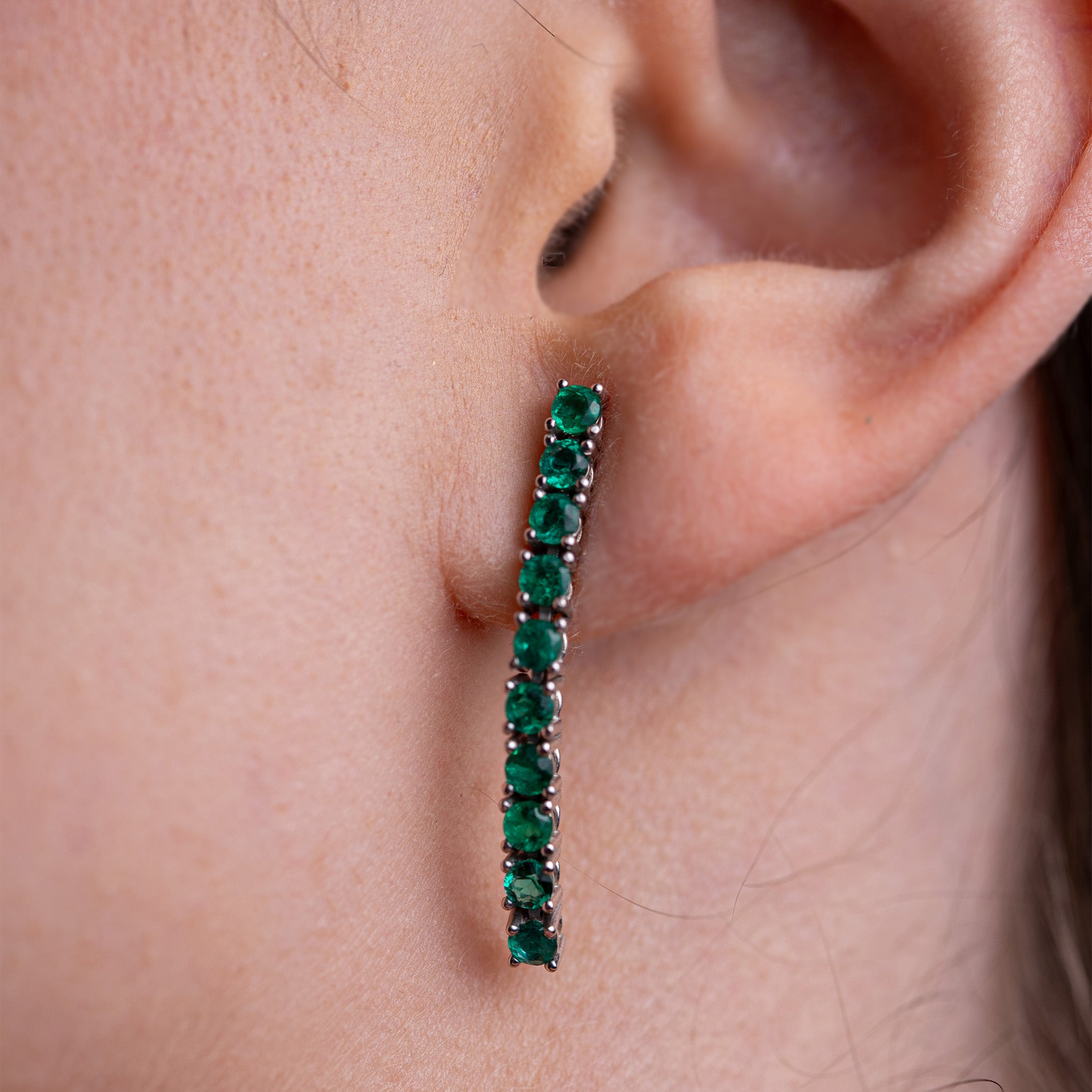 Ikonische Gold-Ohrringe mit kolumbianischen Smaragden und Diamanten, exklusiver Luxus-Schmuck für Finanz- und Rechnungswesen in Berlin