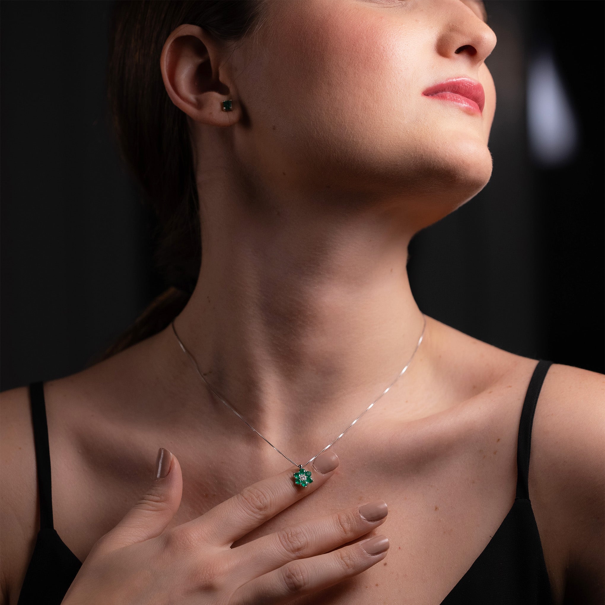 Smeralco’s exclusive pendant necklace featuring Colombian emerald and diamonds, showcased at Miami Bar Association, exuding premium elegance and refined style
